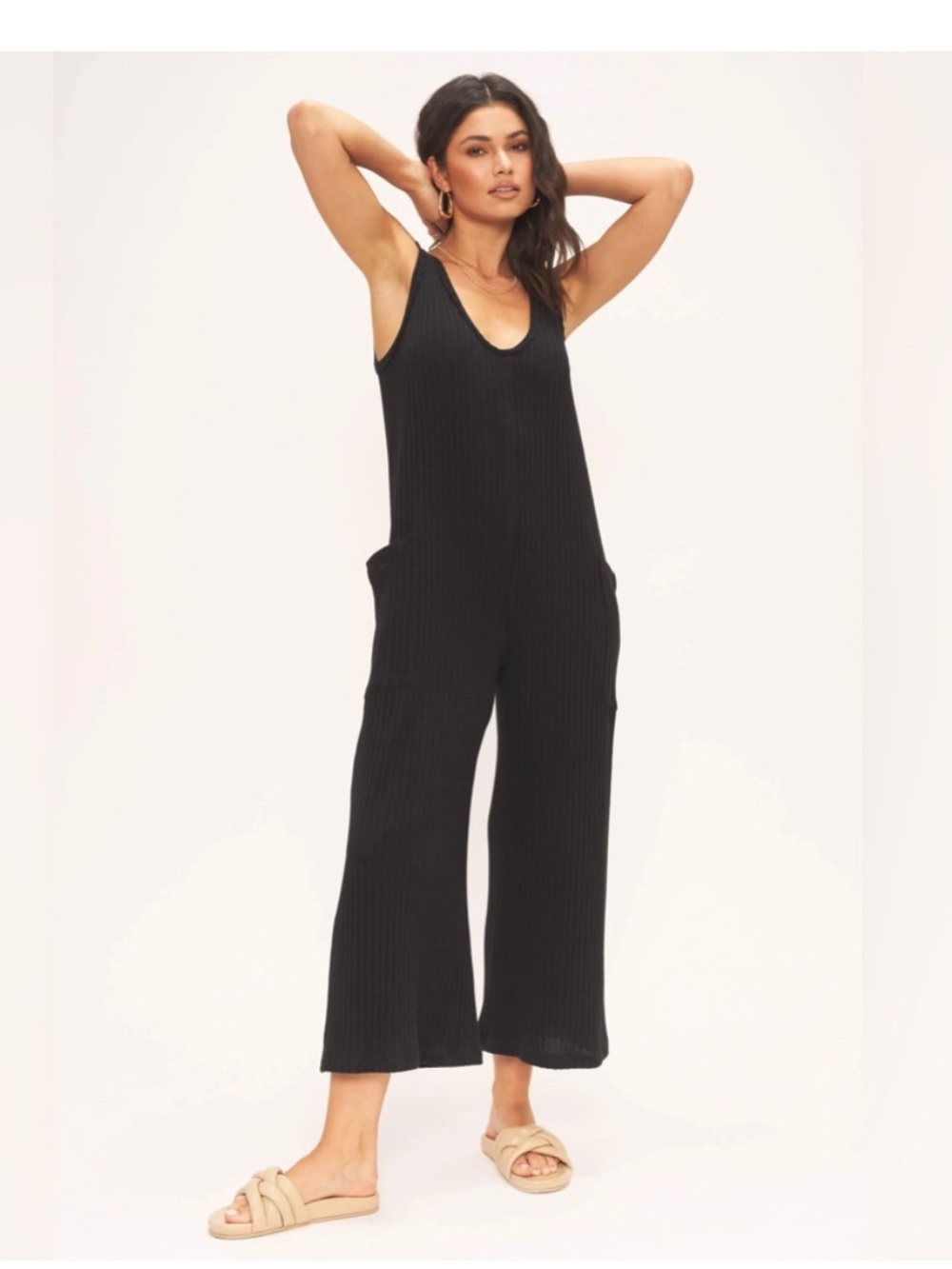 Paper Label black ribbed, sleeveless V-neck, wide leg cropped play suit M/L